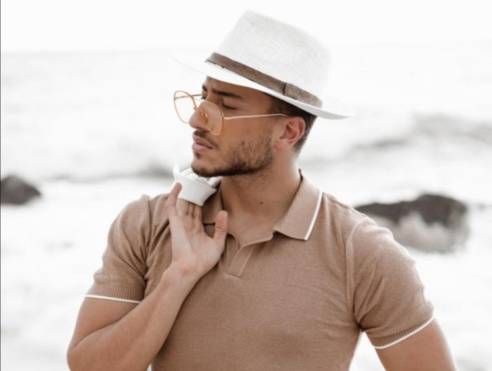 Elio Nader and his EN online spotlights