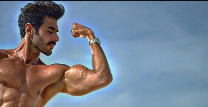 أخصائي التغذية أحمد محمد يقدم نصائح حول كيفية اختيار طعام صحي