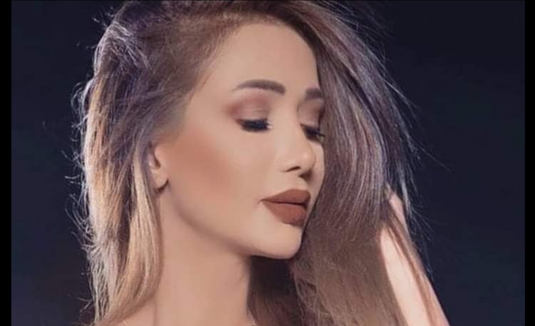 ناديا درويش أسم بدء يلمع بريقه في عالم المكياج والجمال.