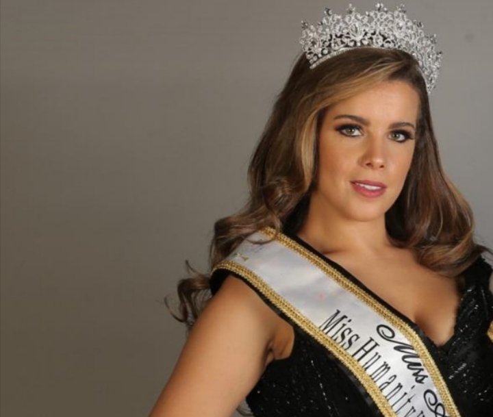 “سعاد راتني” تتوج بلقب Miss Arab Humanity