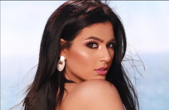 حساب فاشن بوليس ينشر أجمل إطلالات الإعلامية رنيم مزبودي