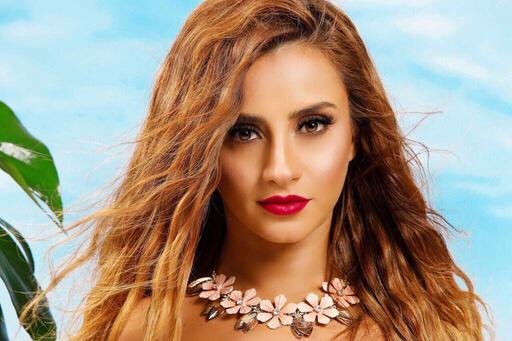 الفنانة كارولينا كرم اسمٌ ساطعٌ في المجال الفنّي أجمَع