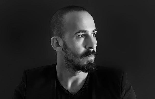 المزيّن هاني المقهور يواكب الموضة العصرية