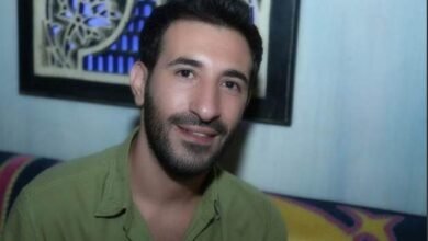 وفاة والد علي المولى.. وصلاح الكردي ينعاه