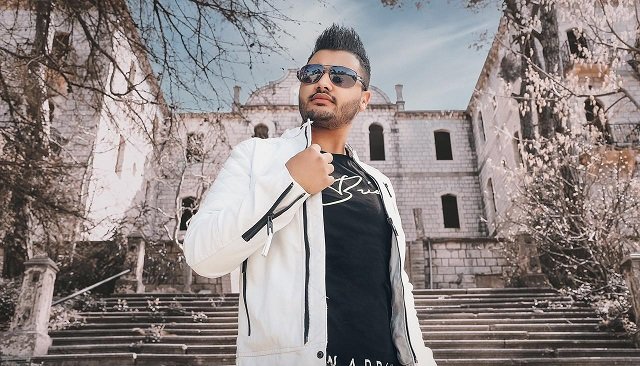 خليل سيف رسميًّا من مصوّر فوتوغرافي الى مخرج محترف