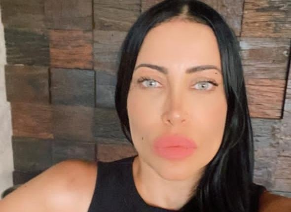 غلاف الإصدار الأول من مجلة “أجوان” لصاحبتها نورا الأكرمي يبصر النور