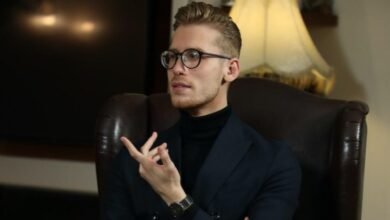 الإعلامي علي ياسين ينفرد باسلوبه في الإعداد والتقديم