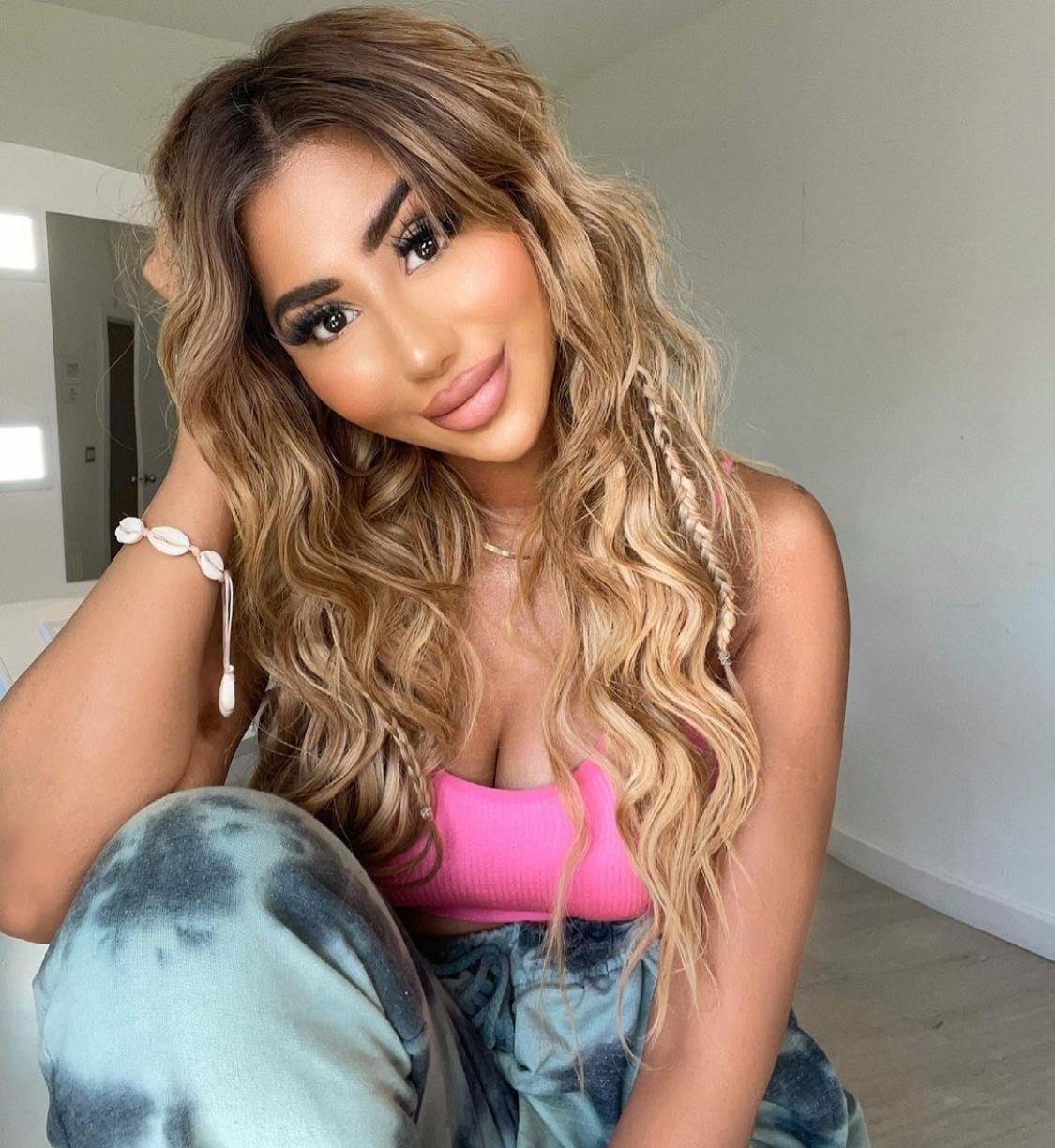 بين الإرادة والتصميم.. خبيرة المكياج العالمية جينا بادين “Gina Badhen” ملهمة مؤثرة للعديد من المتابعين