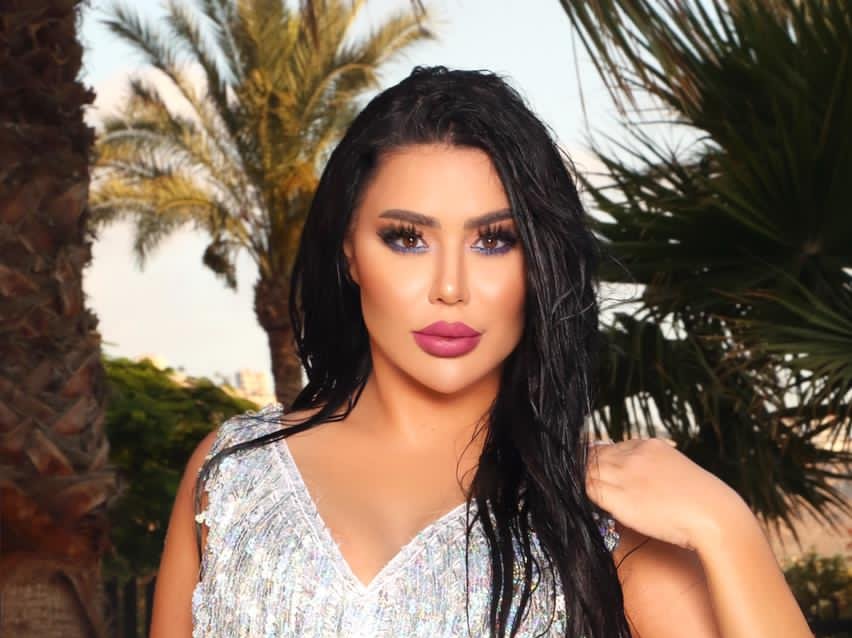 الإعلامية “Mirna Ozoor” تُشارك المتابعين صور من أحدث جلسة تصوير لها