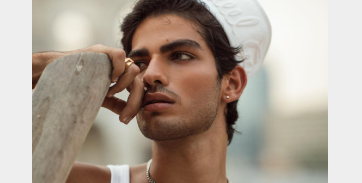 “أوسكار Oscar Kraye” يشارك متابعية احدث اطلالته