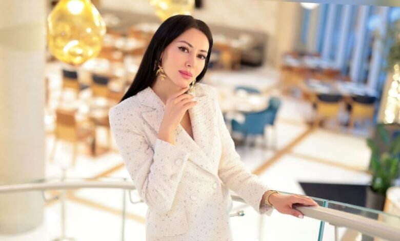 نسرين سند تخطف الاضواء في عيد الميلاد