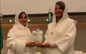 الإعلامية وفاء آل شمّا: المرأة السعودية شغلت العالم