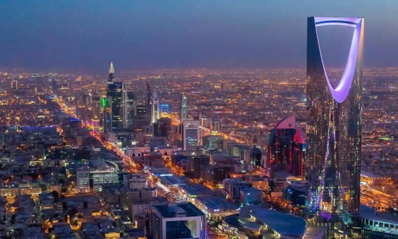 السعودية توقع 49 صفقة استثمارية “غير نفطية” في 3 أشهر