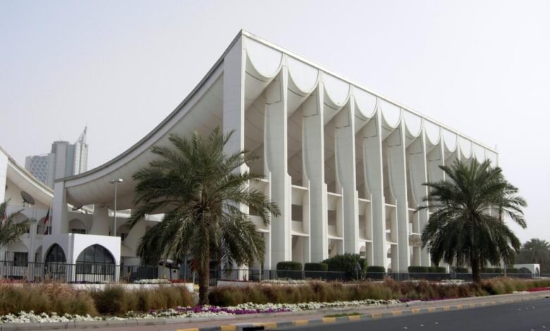 صدور مرسوم انتخابات البرلمان وفتح باب الترشح…