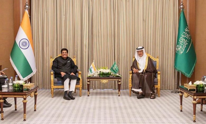 السعودية والهند تبحثان التبادل التجاري بعملتيهما المحلية