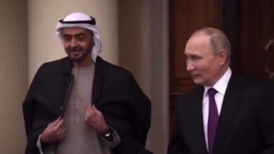 “علاقات دافئة”.. بوتين يهدي بن زايد معطفه الشخصي