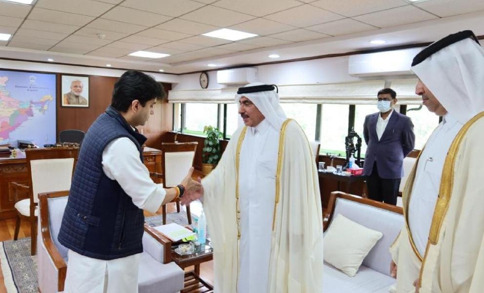 قطر والهند تبحثان تطوير العلاقات بمجال الطيران المدني