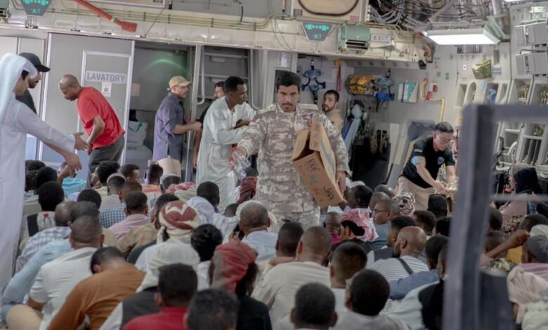 قطر ترسل 30 طناً من المساعدات للسودان وتجلي 180 مقيماً