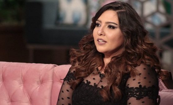 نجوم الفن يشاركون في عزاء والد الفنانة مي كساب