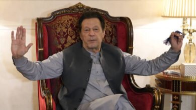 محكمة باكستانية تقضي بسجن عمران خان 3 سنوات بعد إدانته بتهم تتعلق بالفساد