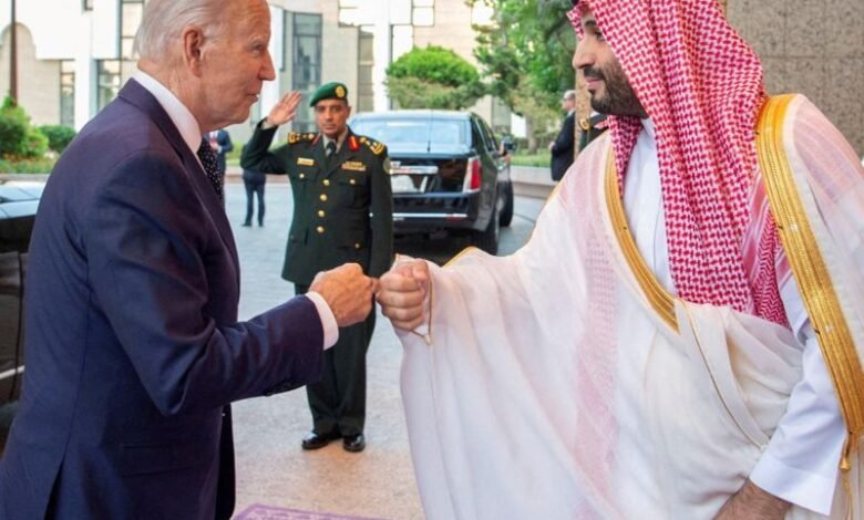 هل يزداد التوتر بين محمد بن سلمان وإدارة بايدن عقب قرار خفض إنتاج النفط السعودي؟