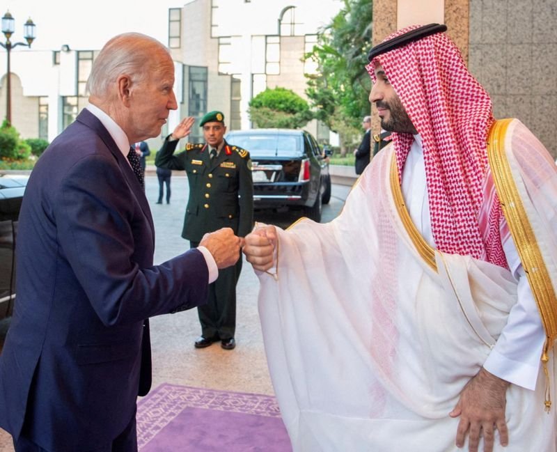 هل يزداد التوتر بين محمد بن سلمان وإدارة بايدن عقب قرار خفض إنتاج النفط السعودي؟