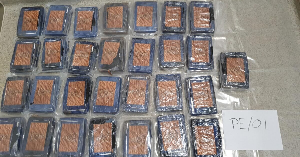 إحباط محاولة إدخال 4.9 كلغ كوكايين مخلوط بمواد لاصقة عبر مطار بيروت