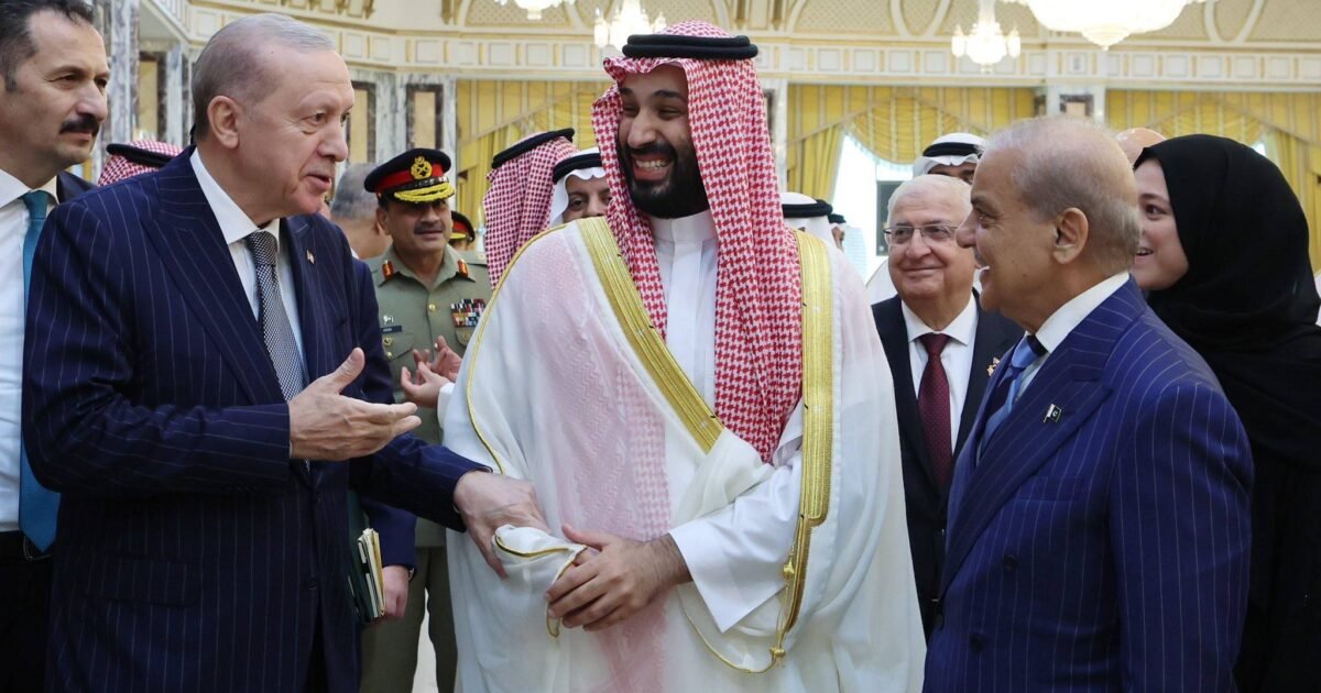 باكستان تقول إنها تؤجل تفعيل الرد العسكري في اتفاق مكة