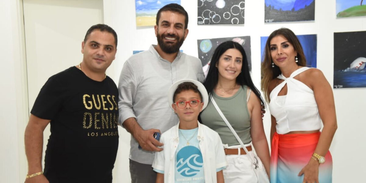 الطفل المبدع الرسام جون جاسوس يعرض لوحاته للمرة الاولى ويُذهل الحضور !