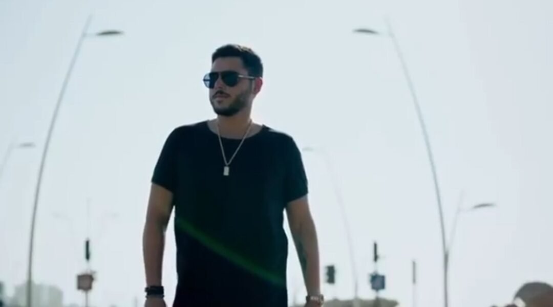 الوليد الحلاني يغني من كلمات والحان والده ” قالتلي ” .. قريباً