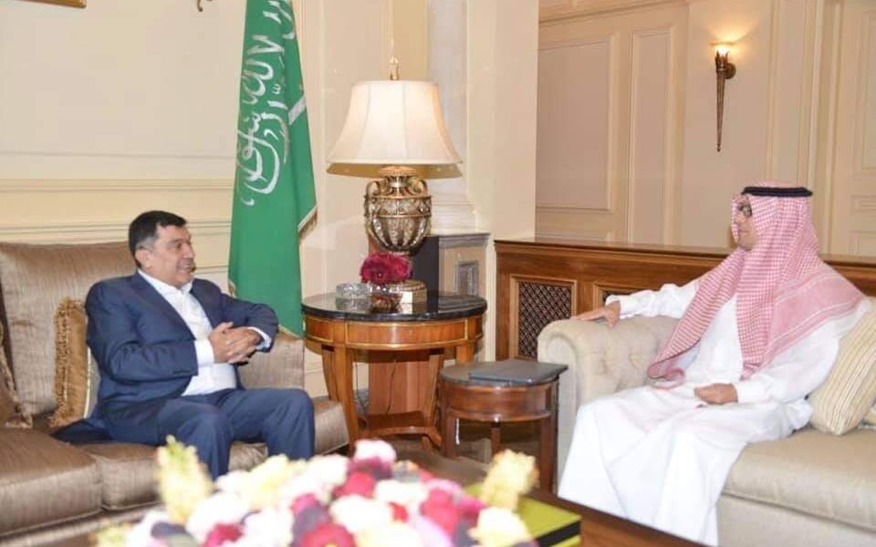 سفير خادم الحرمين الشريفين في لبنان يستقبل رئيس مجلس إدارة طيران الشرق الأوسط