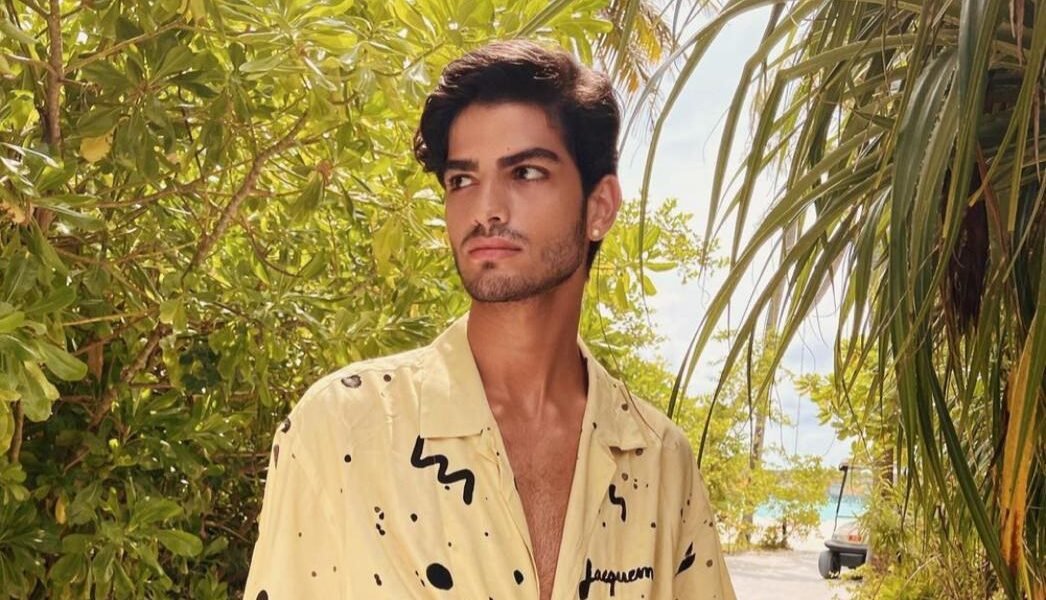 عارض الأزياء “أوسكار Oscar Kraye” يحظى بثناء جمهوره بعد نشره هذه الصورة