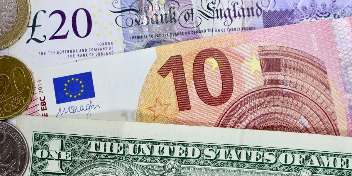 “يوني كريديت” يتوقع انخفاض الجنيه الإسترليني بنحو 10% مقابل اليورو بنهاية 2026