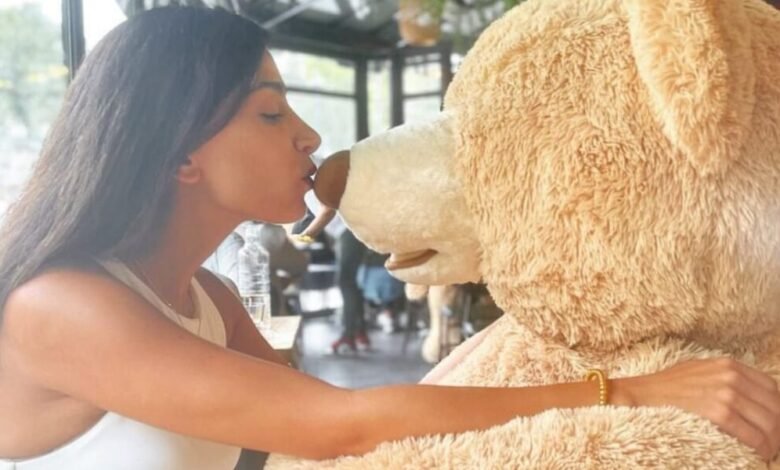 Elsa Boulos Grabs the Attention of her Followers with Cute Scenes