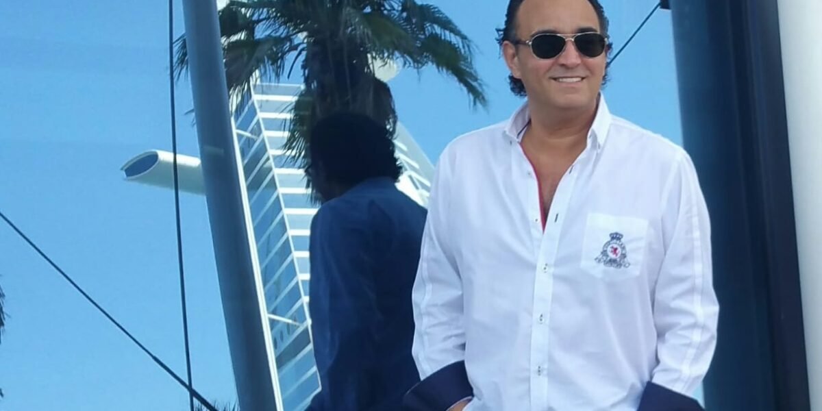 الدكتور محمد أنشاصي صانع الإبتسامة الأكثر تألقًا وجاذبية في الشرق الأوسط