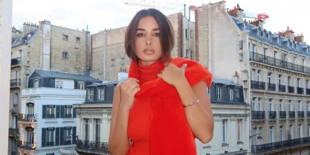 جوليا حسين في ظهور جديد من باريس