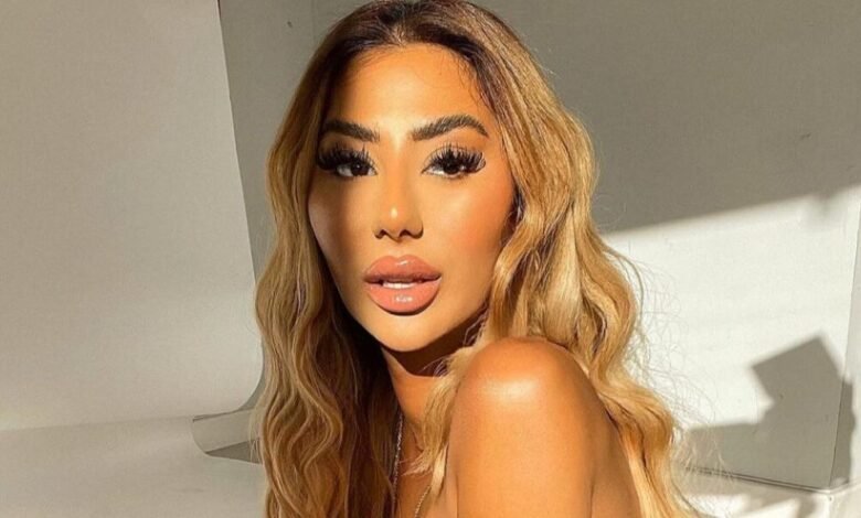 خبيرة المكياج العالمية “جينا بادين/ Gina Badhen” تلفت الأنظار باطلالتها الجديدة