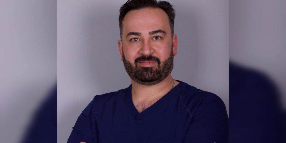 سيف الشاكر… اسم بارز في عالم طب الأسنان
