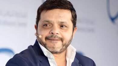 محمد هنيدي يوضح تفاصيل الخلاف المزعوم مع عادل إمام ويؤكد حسن علاقتهما